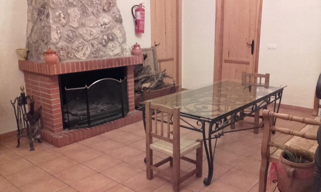 Apartamentos Serrano Ribatajada 外观 照片