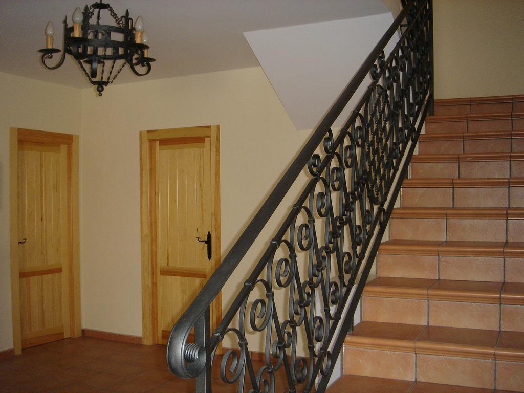Apartamentos Serrano Ribatajada 外观 照片