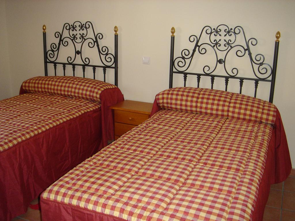 Apartamentos Serrano Ribatajada 外观 照片