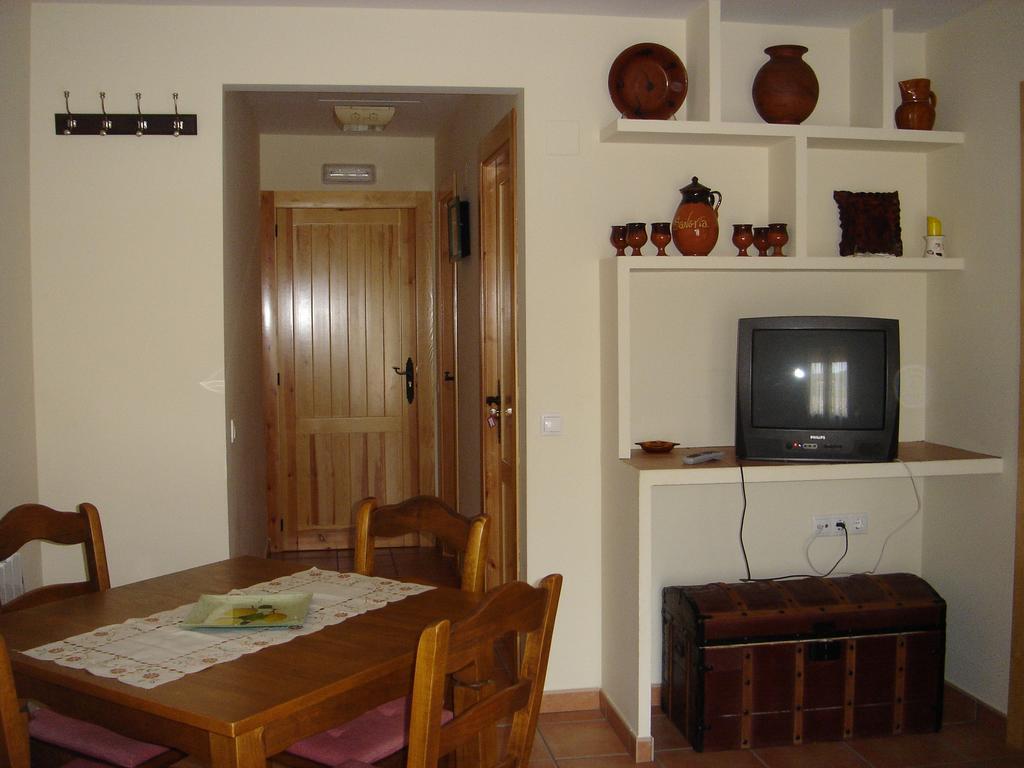 Apartamentos Serrano Ribatajada 外观 照片